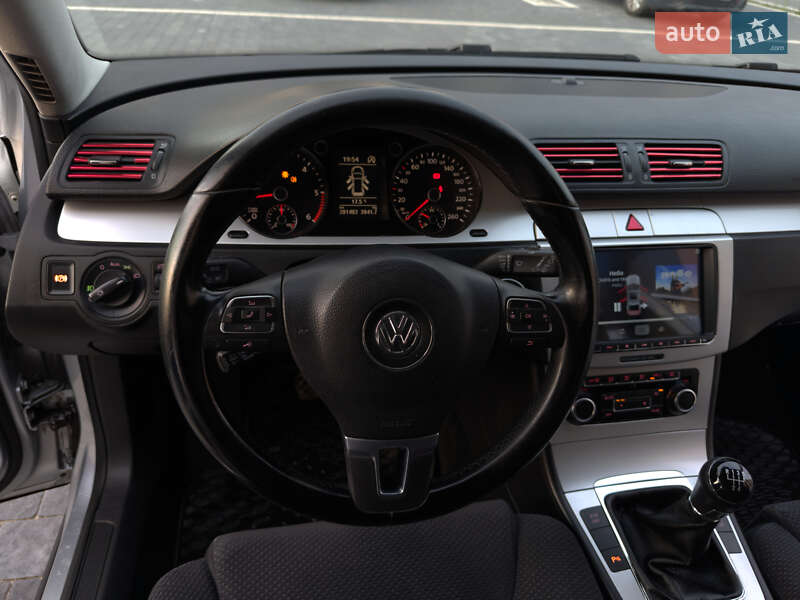 Универсал Volkswagen Passat 2010 в Ужгороде