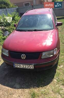 Універсал Volkswagen Passat 1999 в Коломиї