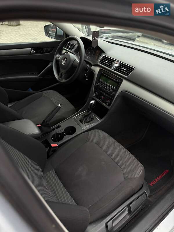 Седан Volkswagen Passat 2015 в Черновцах