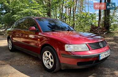 Седан Volkswagen Passat 1997 в Зміїві