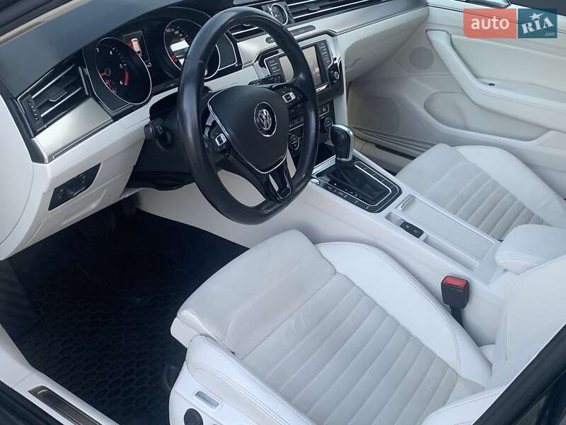 Універсал Volkswagen Passat 2016 в Тячеві