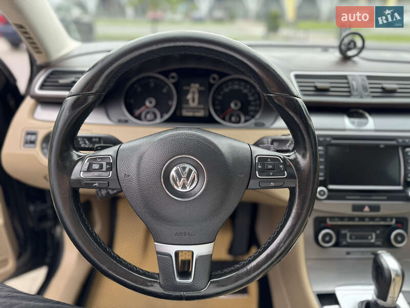 Універсал Volkswagen Passat 2011 в Хмельницькому