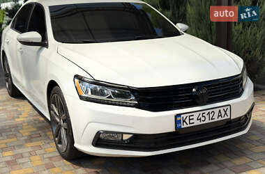 Седан Volkswagen Passat 2017 в Дніпрі