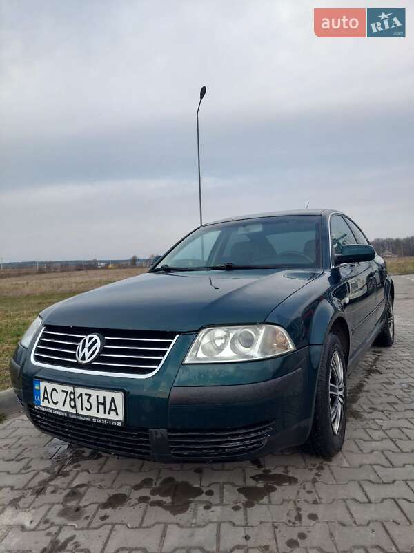 Седан Volkswagen Passat 2002 в Луцке