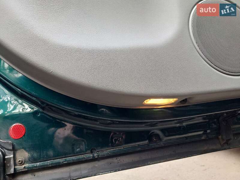 Седан Volkswagen Passat 2002 в Луцке