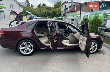Седан Volkswagen Passat 2013 в Ивано-Франковске