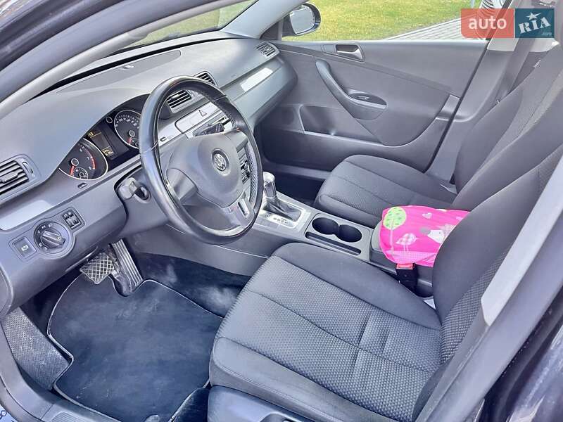 Універсал Volkswagen Passat 2010 в Києві