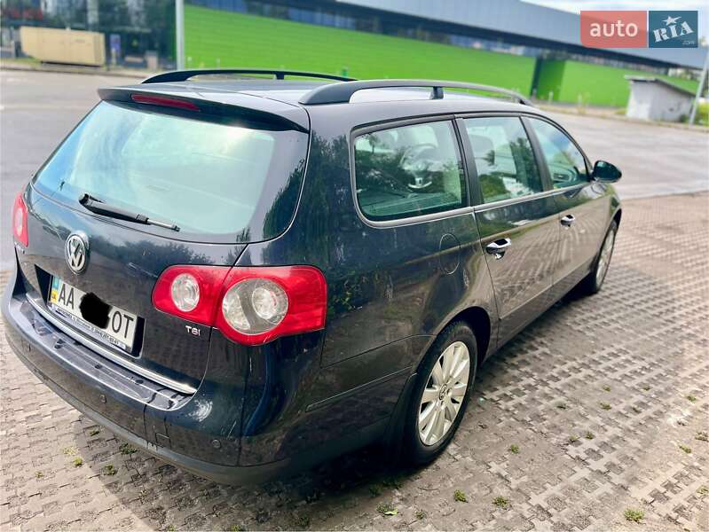 Універсал Volkswagen Passat 2010 в Києві