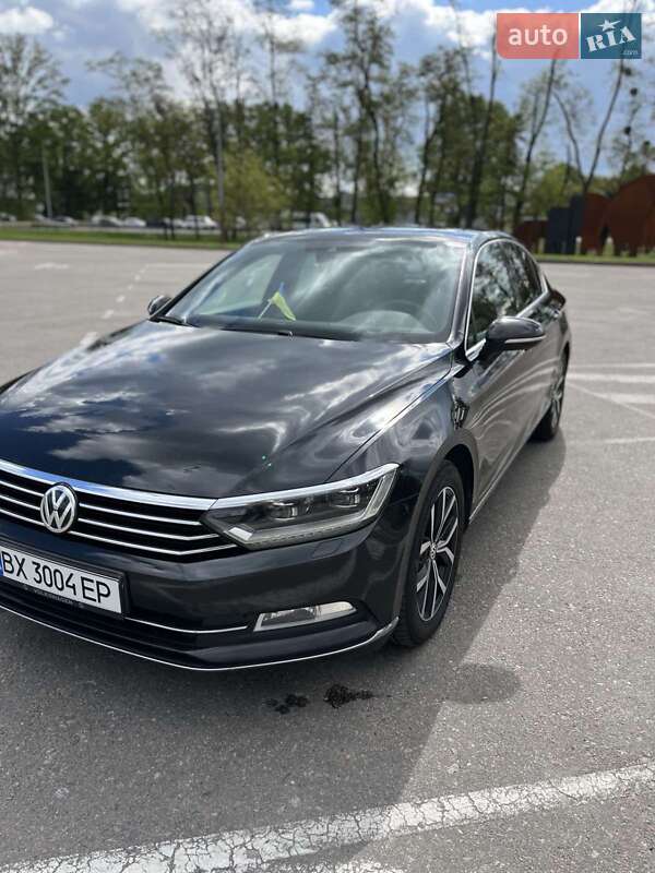 Седан Volkswagen Passat 2018 в Києві