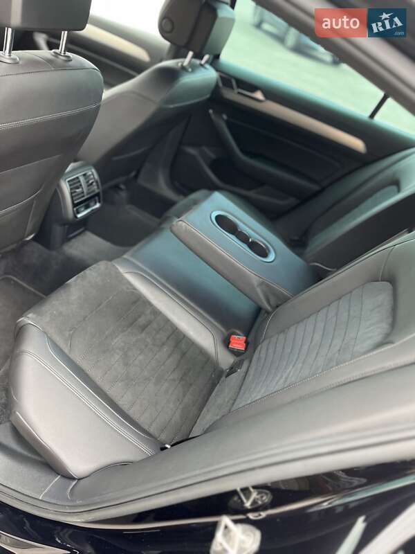 Седан Volkswagen Passat 2018 в Києві