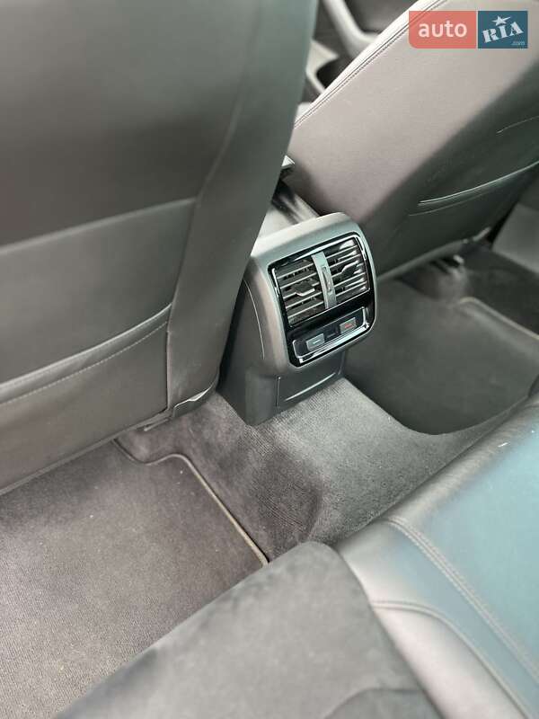 Седан Volkswagen Passat 2018 в Києві