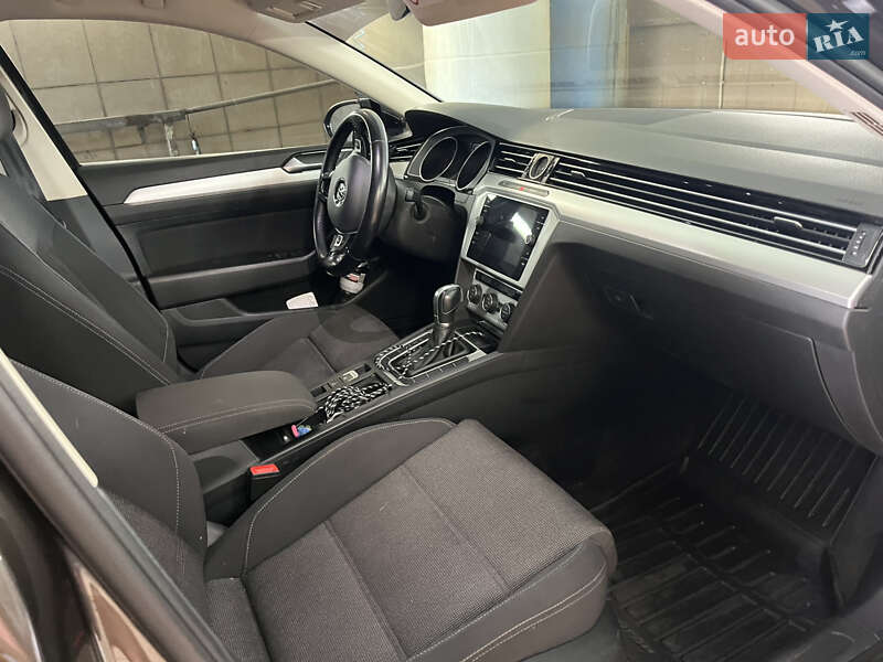 Универсал Volkswagen Passat 2018 в Кропивницком фото 10 Универсал Volkswagen Passat 2018 в Кропивницком
