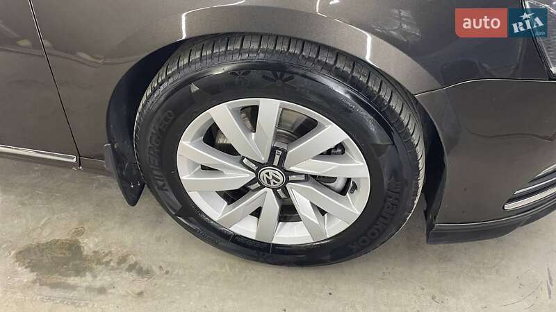 Универсал Volkswagen Passat 2012 в Луцке фото 18 Универсал Volkswagen Passat 2012 в Луцке