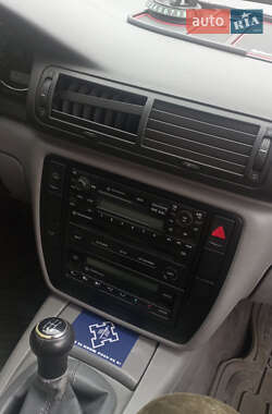 Седан Volkswagen Passat 2003 в Івано-Франківську