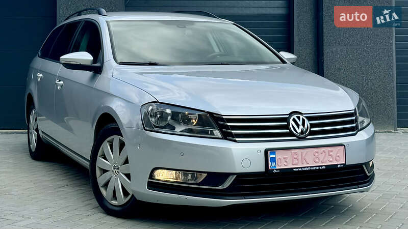 Универсал Volkswagen Passat 2011 в Ивано-Франковске