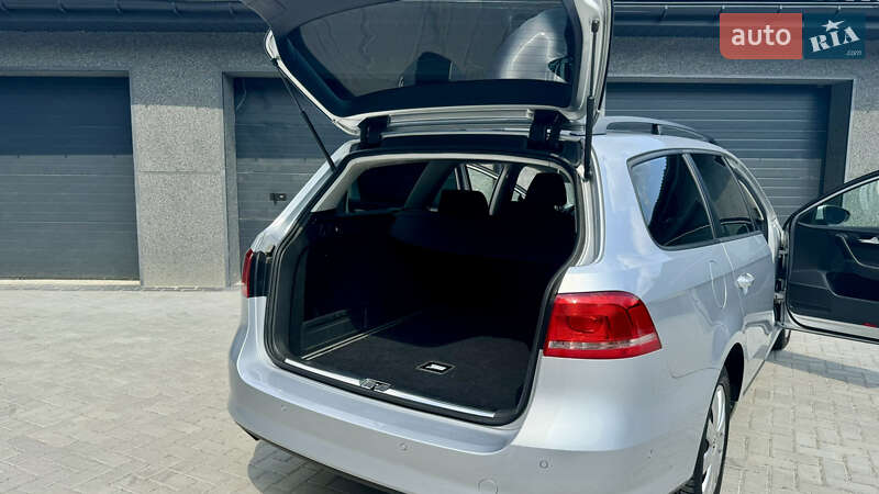 Универсал Volkswagen Passat 2011 в Ивано-Франковске