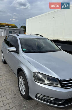 Універсал Volkswagen Passat 2010 в Ковелі