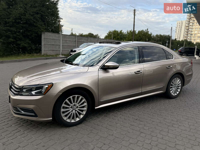 Седан Volkswagen Passat 2016 в Львове