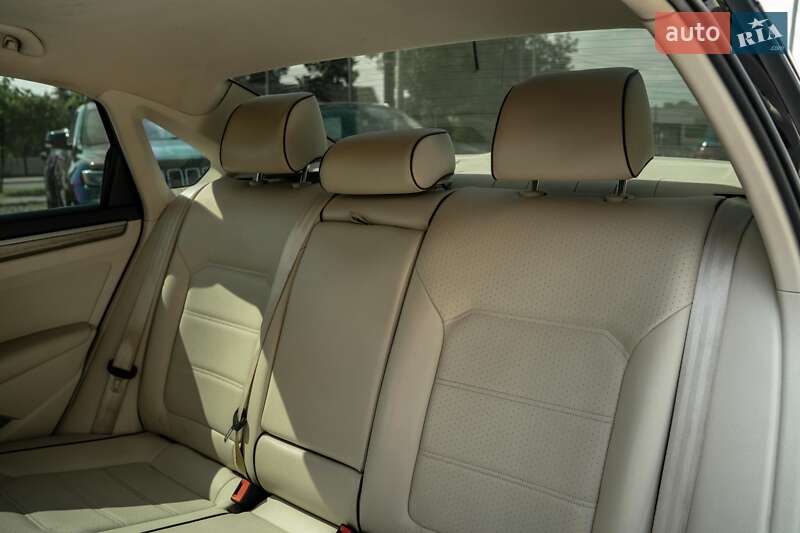 Седан Volkswagen Passat 2016 в Чернівцях фото 46 Седан Volkswagen Passat 2016 в Чернівцях