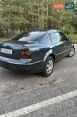 Седан Volkswagen Passat 2004 в 