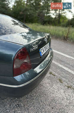 Седан Volkswagen Passat 2004 в 