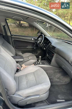 Седан Volkswagen Passat 2004 в 