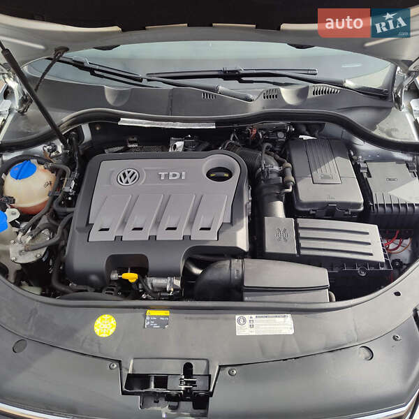 Универсал Volkswagen Passat 2013 в Житомире