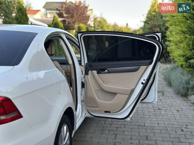 Седан Volkswagen Passat 2012 в Одессе