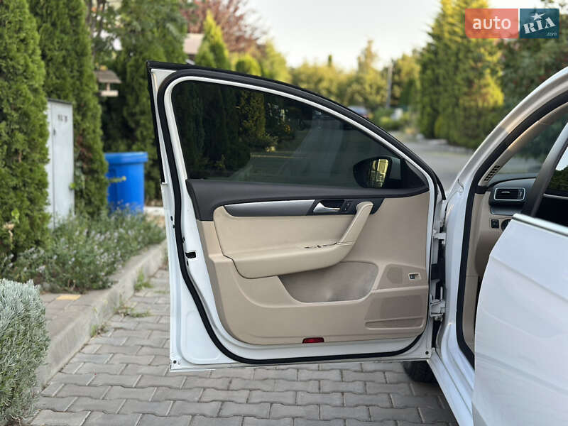 Седан Volkswagen Passat 2012 в Одессе