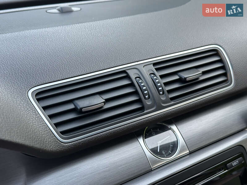 Седан Volkswagen Passat 2012 в Одессе