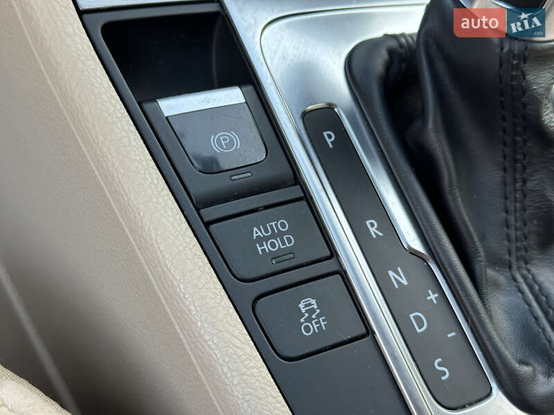 Седан Volkswagen Passat 2012 в Одессе