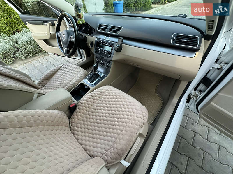 Седан Volkswagen Passat 2012 в Одессе