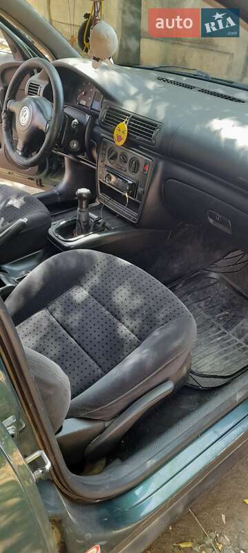 Универсал Volkswagen Passat 1999 в Покрове