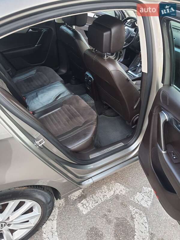 Седан Volkswagen Passat 2012 в Харькове