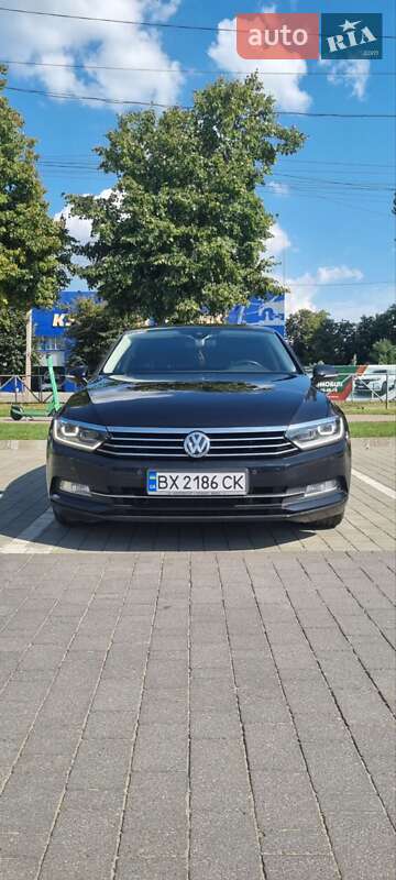 Седан Volkswagen Passat 2015 в Хмельницькому