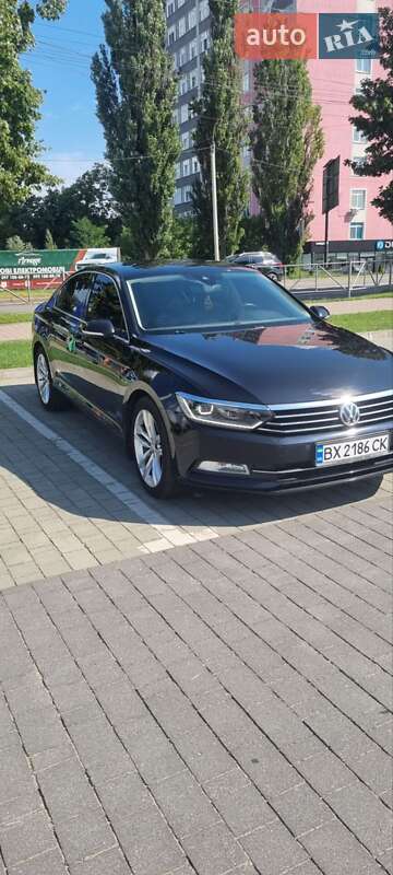 Седан Volkswagen Passat 2015 в Хмельницькому