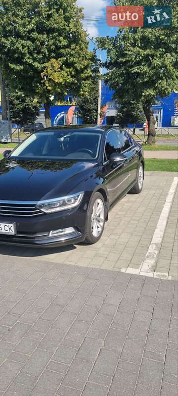Седан Volkswagen Passat 2015 в Хмельницькому
