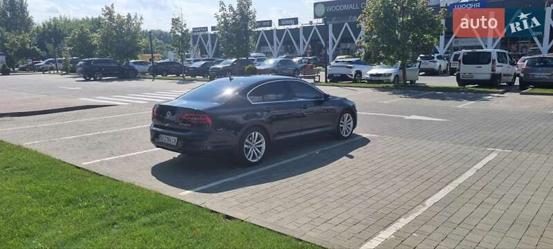 Седан Volkswagen Passat 2015 в Хмельницькому