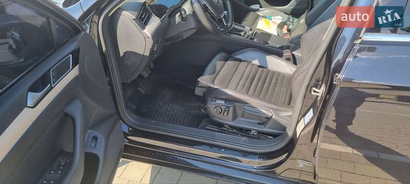 Седан Volkswagen Passat 2015 в Хмельницькому
