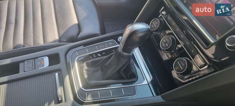 Седан Volkswagen Passat 2015 в Хмельницькому