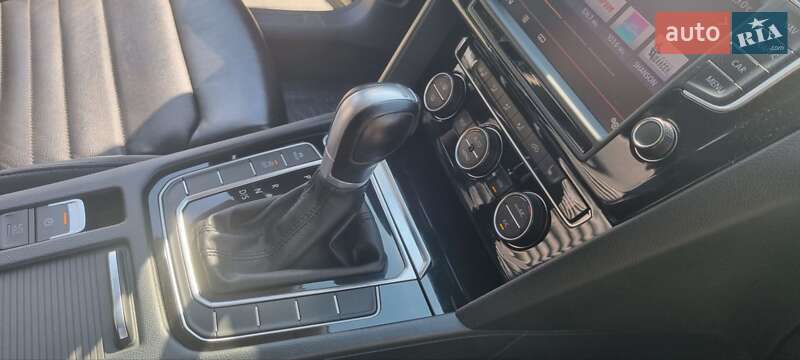 Седан Volkswagen Passat 2015 в Хмельницькому