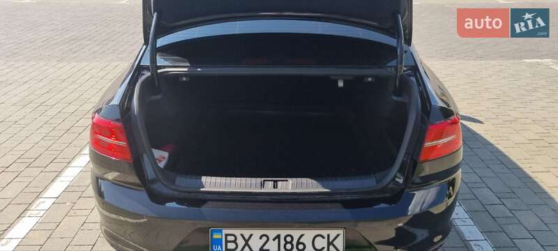 Седан Volkswagen Passat 2015 в Хмельницькому