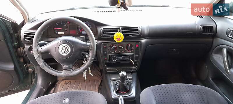 Универсал Volkswagen Passat 1999 в Покрове