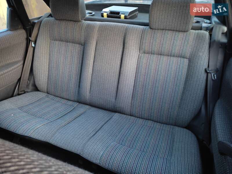 Седан Volkswagen Passat 1992 в Харькове