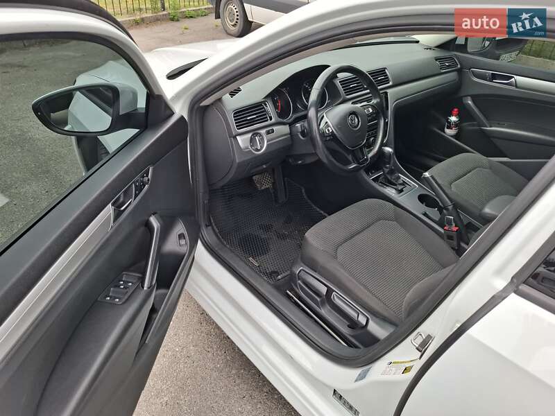 Седан Volkswagen Passat 2018 в Полтаве
