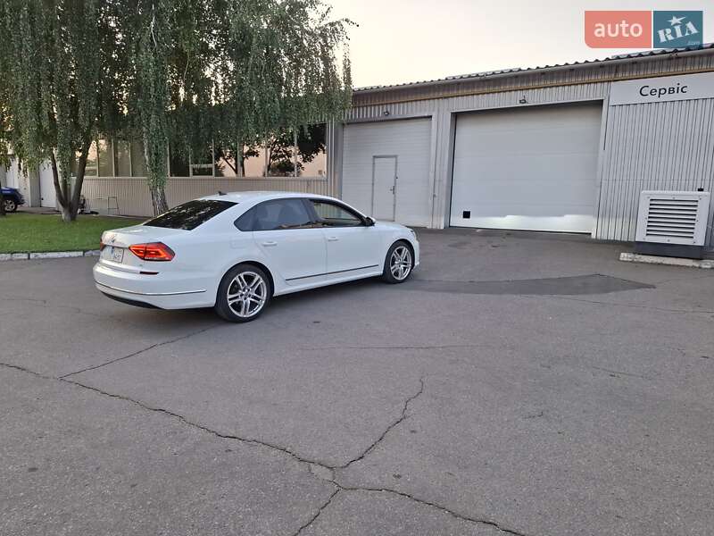 Седан Volkswagen Passat 2018 в Полтаве