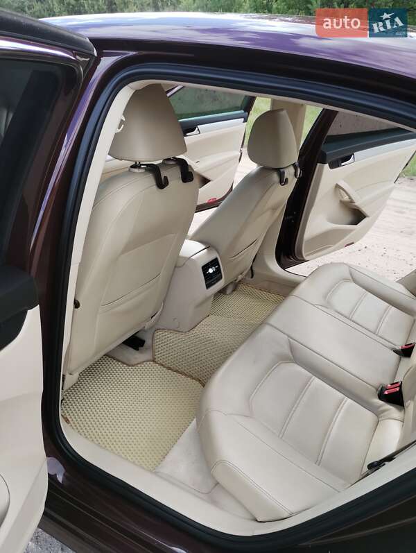 Седан Volkswagen Passat 2013 в Ахтырке