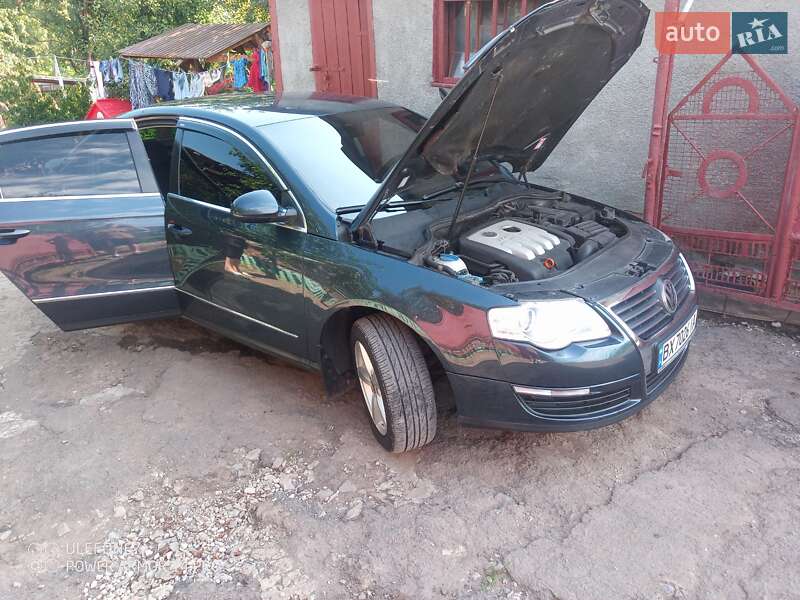Седан Volkswagen Passat 2006 в Теофиполе