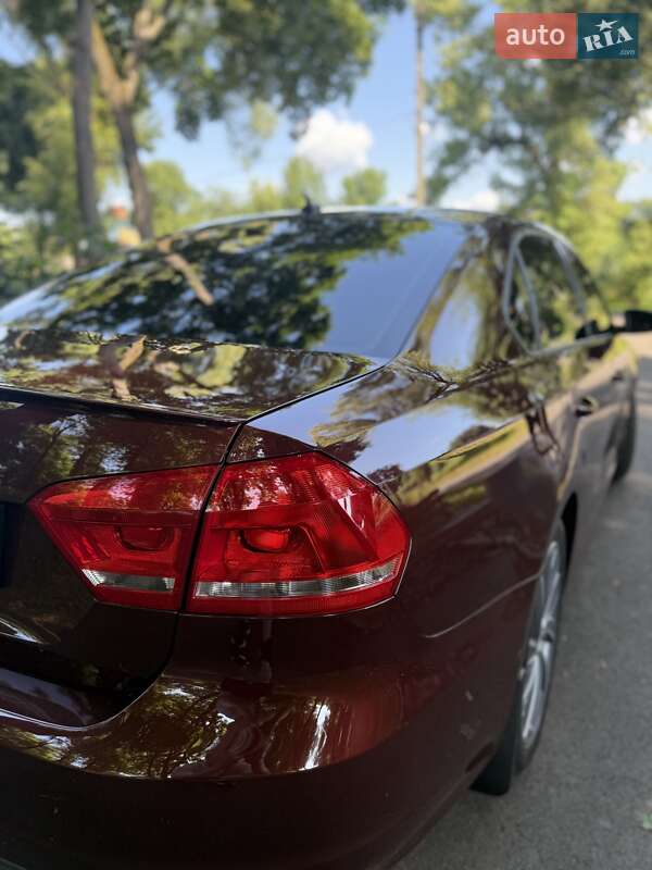 Седан Volkswagen Passat 2013 в Глухове