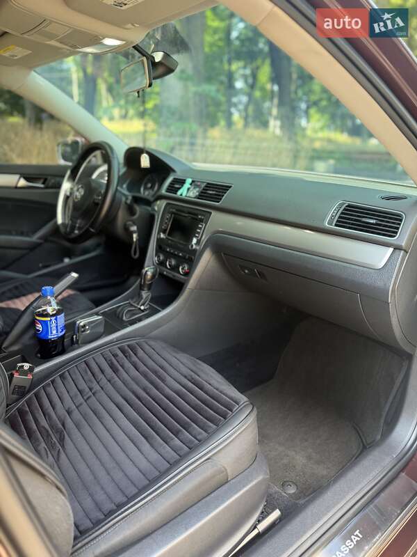Седан Volkswagen Passat 2013 в Глухове